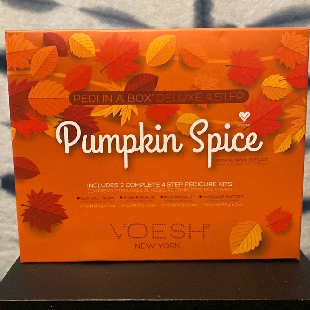 Voesh New York pumpkin spice pedi in a box